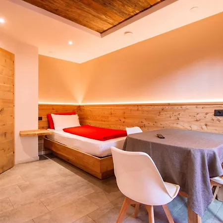 Ampas Francescato 3* 리비뇨